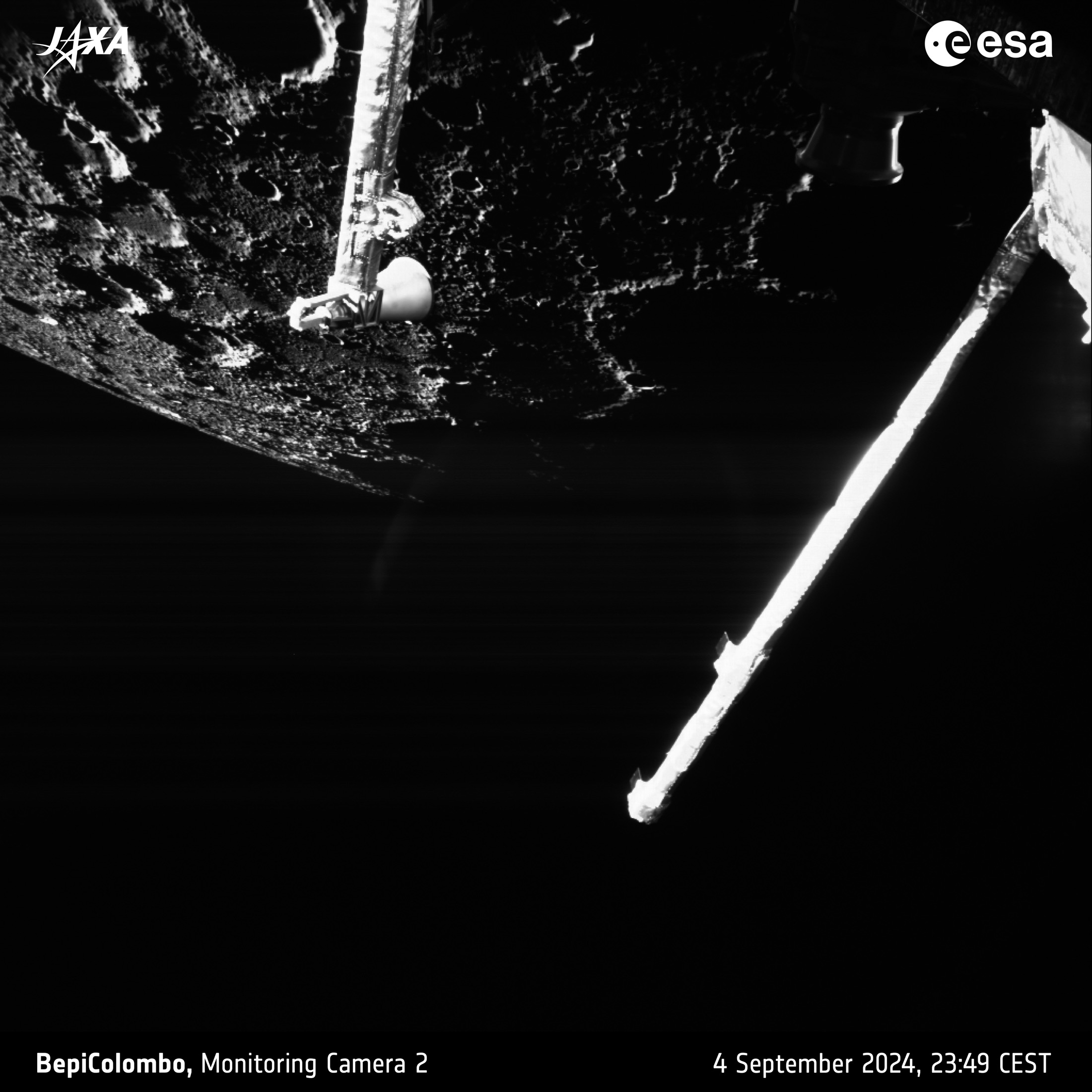 Ближайший кадр поверхности Меркурия с элементами аппарата BepiColombo на переднем плане.